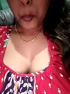 sexyindi couple online show from December 11, 2024, 2:44 pm