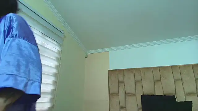 Naughty Kittenm online show from December 5, 2025, 11:30 am