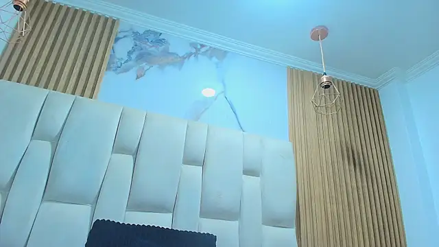 Naughty Kittenm online show from April 21, 2026, 11:38 am