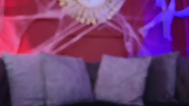 Julieta Russell online show from October 20, 2025, 12:16 pm