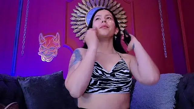 Julieta Russell online show from February 25, 2026, 12:04 pm