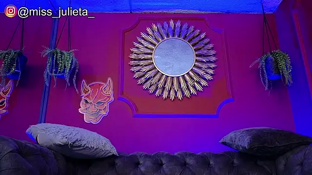 Snapshot of Julieta_Russell chatting on May 22, 2026, 11:38 am Julieta Russell online show from May 22, 2026, 11:38 am