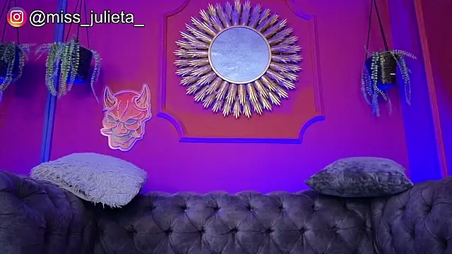 Snapshot of Julieta_Russell chatting on May 26, 2026, 11:50 am Julieta Russell online show from May 26, 2026, 11:50 am