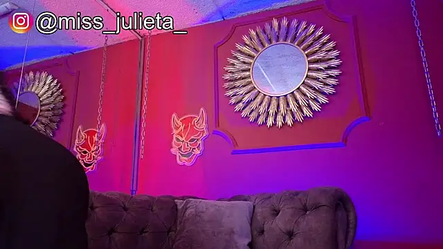 Snapshot of Julieta_Russell chatting on May 27, 2026, 12:02 pm Julieta Russell online show from May 27, 2026, 12:02 pm