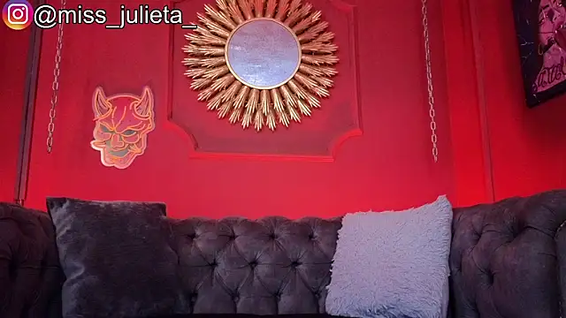Snapshot of Julieta_Russell chatting on May 29, 2026, 11:41 am Julieta Russell online show from May 29, 2026, 11:41 am