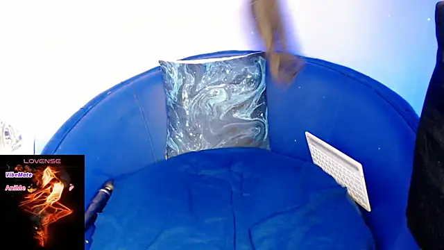 hotmask online show from February 10, 2025, 10:51 pm