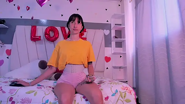 laurem-paulette online show from February 27, 2025, 4:10 pm