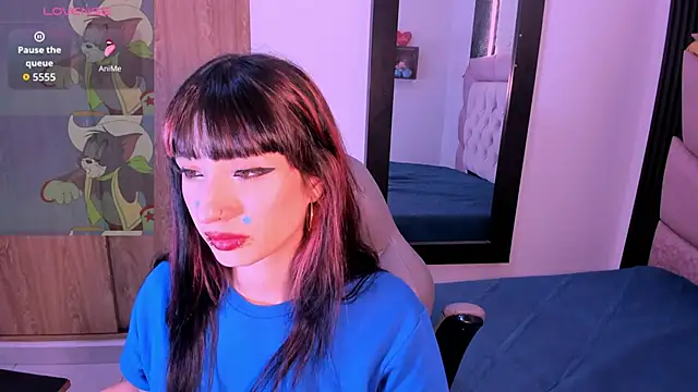 laurem-paulette online show from October 21, 2025, 7:47 pm