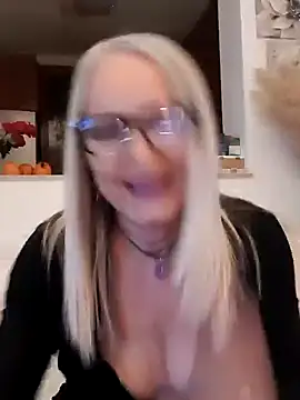 kikkastar online show from December 5, 2024, 8:11 pm