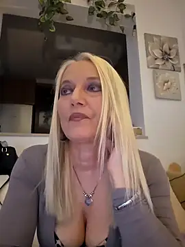 kikkastar online show from March 7, 2025, 7:38 pm