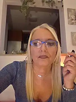 kikkastar online show from October 8, 2025, 7:33 pm