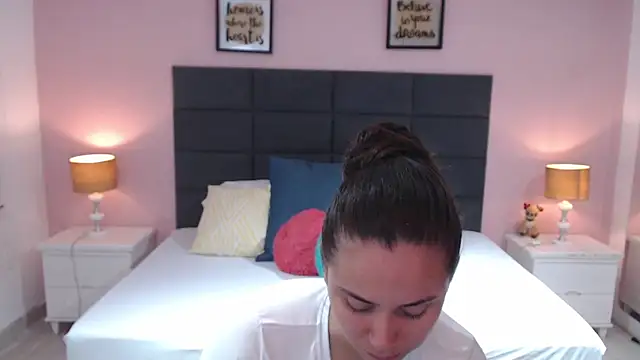 MadisonJenner online show from February 9, 2025, 11:58 am