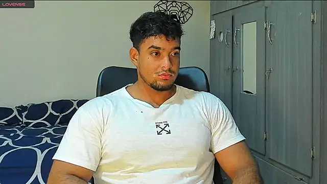 Big furry bear13 online show from December 17, 2024, 4:12 am