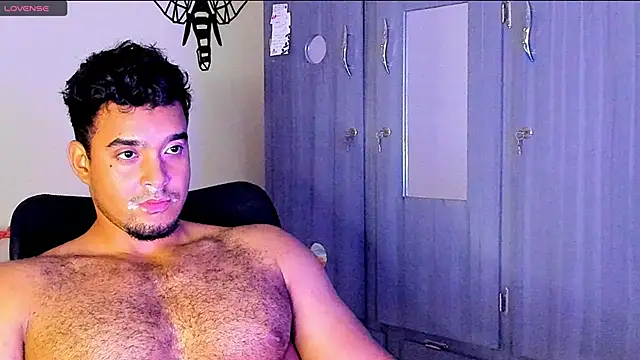 Big furry bear13 online show from January 23, 2025, 5:13 am