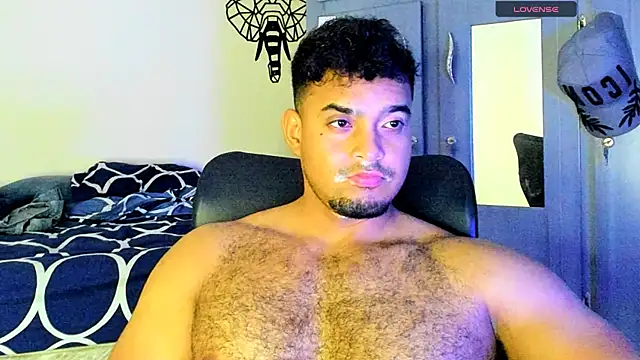 Big furry bear13 online show from March 13, 2025, 6:26 am