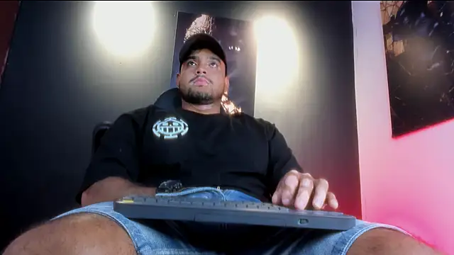 Big furry bear13 online show from October 19, 2025, 11:00 am