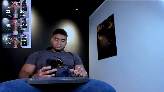 Big furry bear13 online show from April 9, 2026, 6:13 am