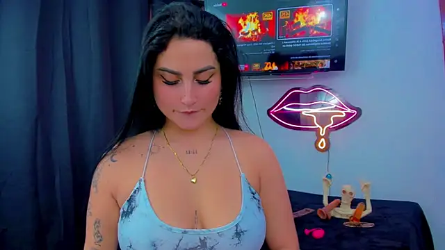 sunshine uwu22 online show from March 17, 2026, 6:44 pm