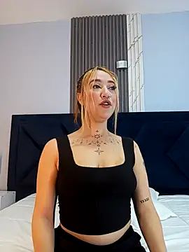 MollyCruz online show from March 1, 2025, 11:39 am