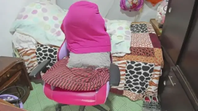 Mrs mommy  online show from February 4, 2026, 11:53 pm