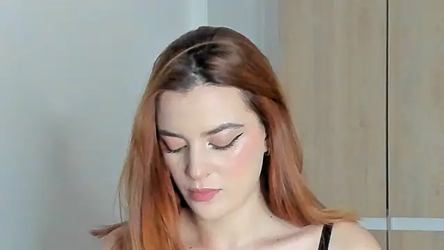 Snapshot of Bellacrox chatting on December 11, 2024, 12:44 am Bellacrox online show from December 11, 2024, 12:44 am