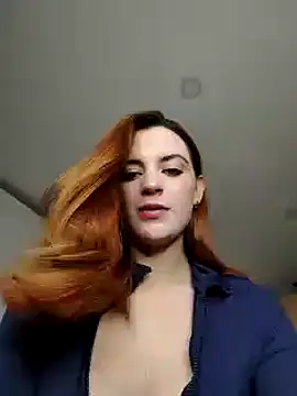 Snapshot of Bellacrox chatting on January 3, 2025, 12:43 am Bellacrox online show from January 3, 2025, 12:43 am