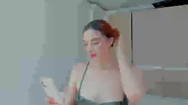 Snapshot of Bellacrox chatting on January 21, 2025, 6:45 pm Bellacrox online show from January 21, 2025, 6:45 pm