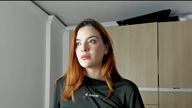 Snapshot of Bellacrox chatting on January 24, 2025, 11:45 pm Bellacrox online show from January 24, 2025, 11:45 pm