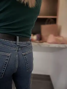 HotXMom online show from January 31, 2025, 4:36 am