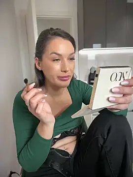 HotXMom online show from March 19, 2025, 7:40 am