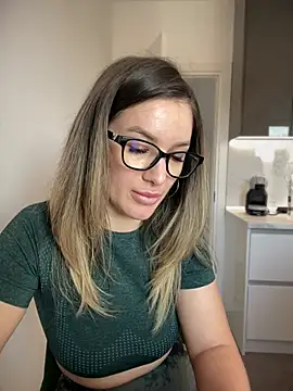 HotXMom online show from March 20, 2025, 7:47 am