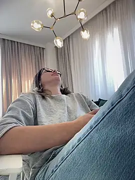 HotXMom online show from March 20, 2025, 10:54 am