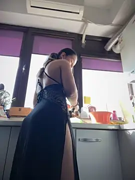 HotXMom online show from March 11, 2026, 7:36 am