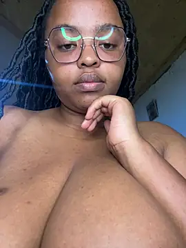 Linahlove online show from March 16, 2025, 8:54 pm