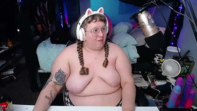 FatVeronica online show from March 3, 2025, 12:26 am