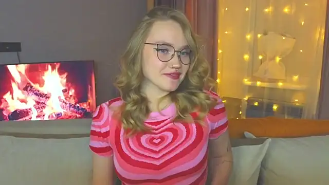 Aurora Golden1 online show from December 19, 2024, 6:45 pm