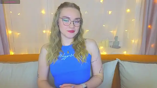 Aurora Golden1 online show from March 7, 2025, 7:16 pm