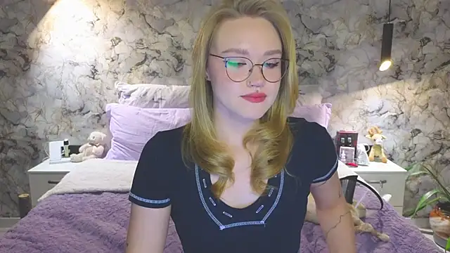 Aurora Golden1 online show from October 20, 2025, 4:18 pm