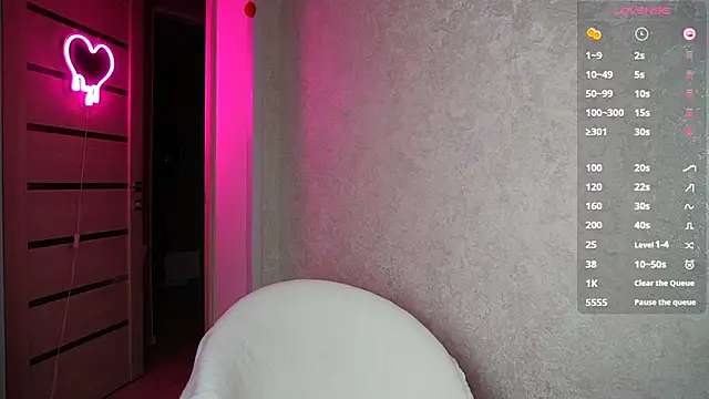 soffy  kisss online show from March 14, 2025, 4:19 pm