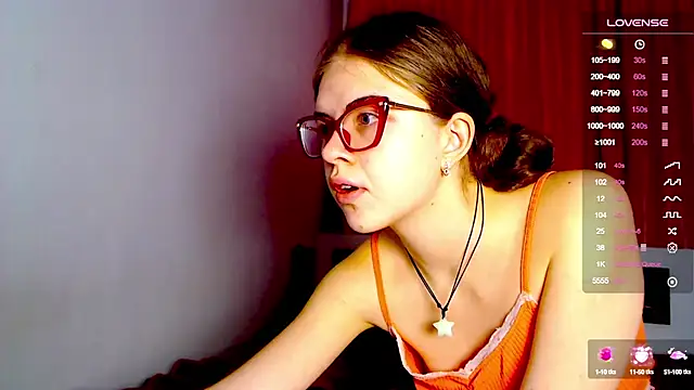 Sarah HS online show from December 6, 2024, 12:27 pm