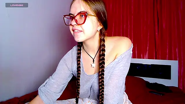 Sarah HS online show from December 10, 2024, 2:50 pm