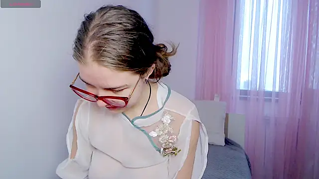 Sarah HS online show from February 24, 2026, 11:52 am