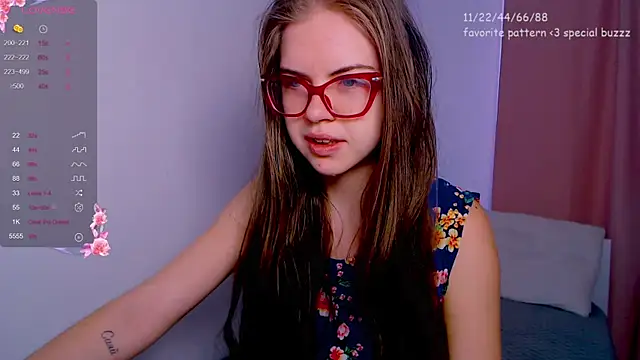 Snapshot of Sarah_HS chatting on July 13, 2026, 1:30 am Sarah HS online show from July 13, 2026, 1:30 am
