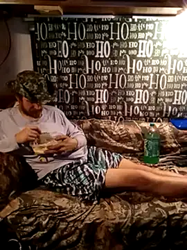 hothippie420 online show from January 4, 2025, 5:05 am