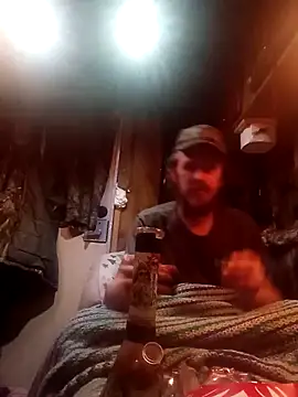 hothippie420 online show from December 3, 2025, 4:09 am