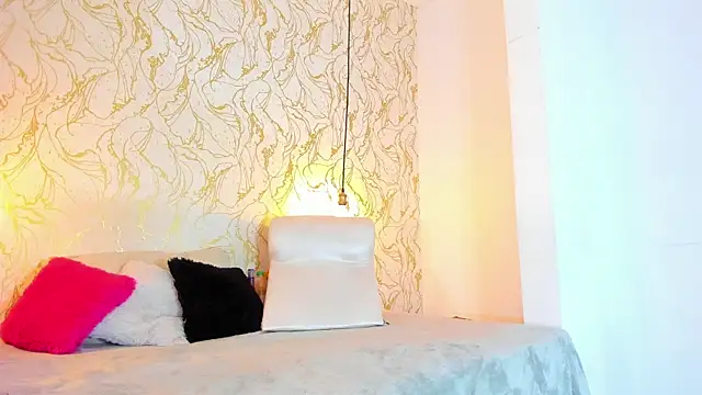 NATALIE PARKERR online show from February 6, 2025, 12:05 pm