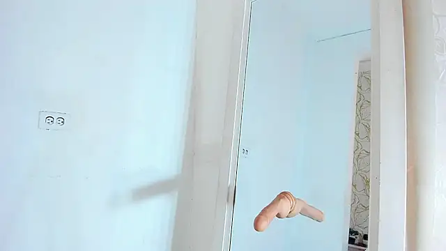 NATALIE PARKERR online show from February 19, 2025, 6:32 pm