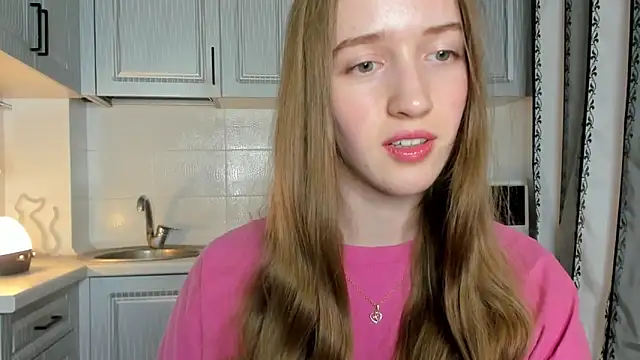 Snapshot of leslie_my_lovee chatting on July 1, 2026, 9:03 pm leslie my lovee online show from July 1, 2026, 9:03 pm