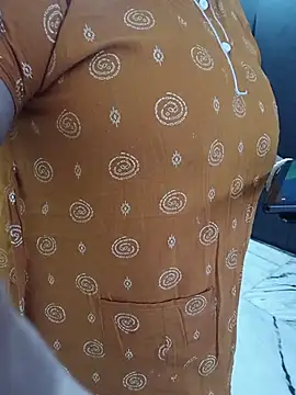 Ivy-09 online show from April 19, 2026, 5:18 am