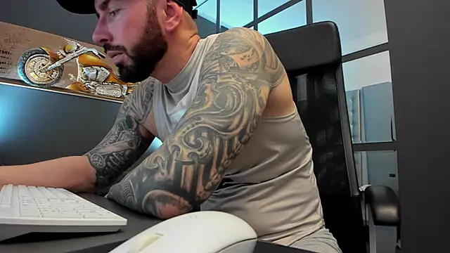 AronGrant online show from February 20, 2025, 9:11 am